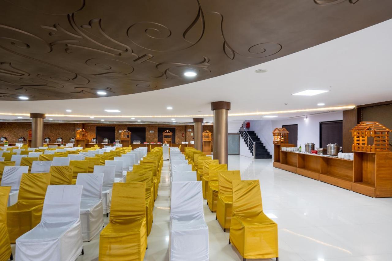 Jalashray Resort Nadiād Exteriér fotografie