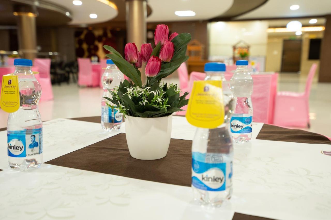 Jalashray Resort Nadiād Exteriér fotografie