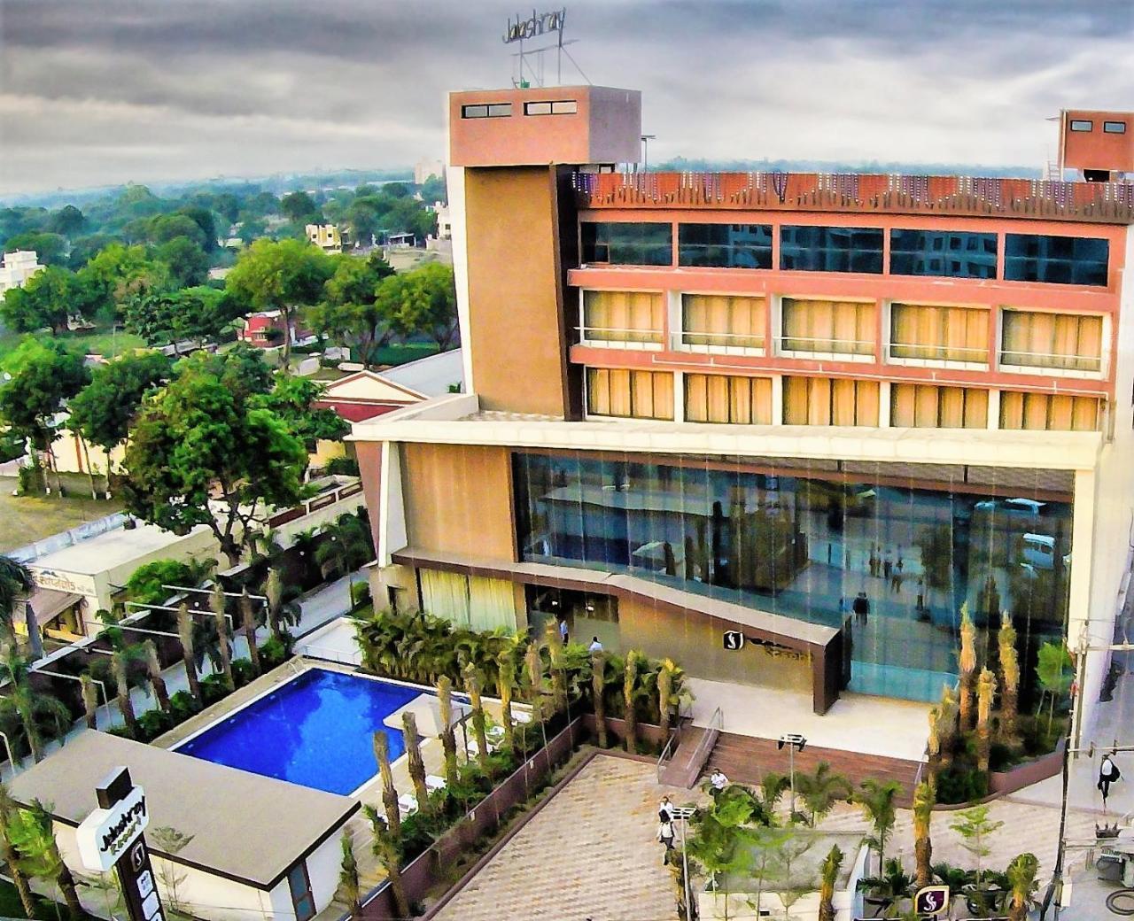 Jalashray Resort Nadiād Exteriér fotografie